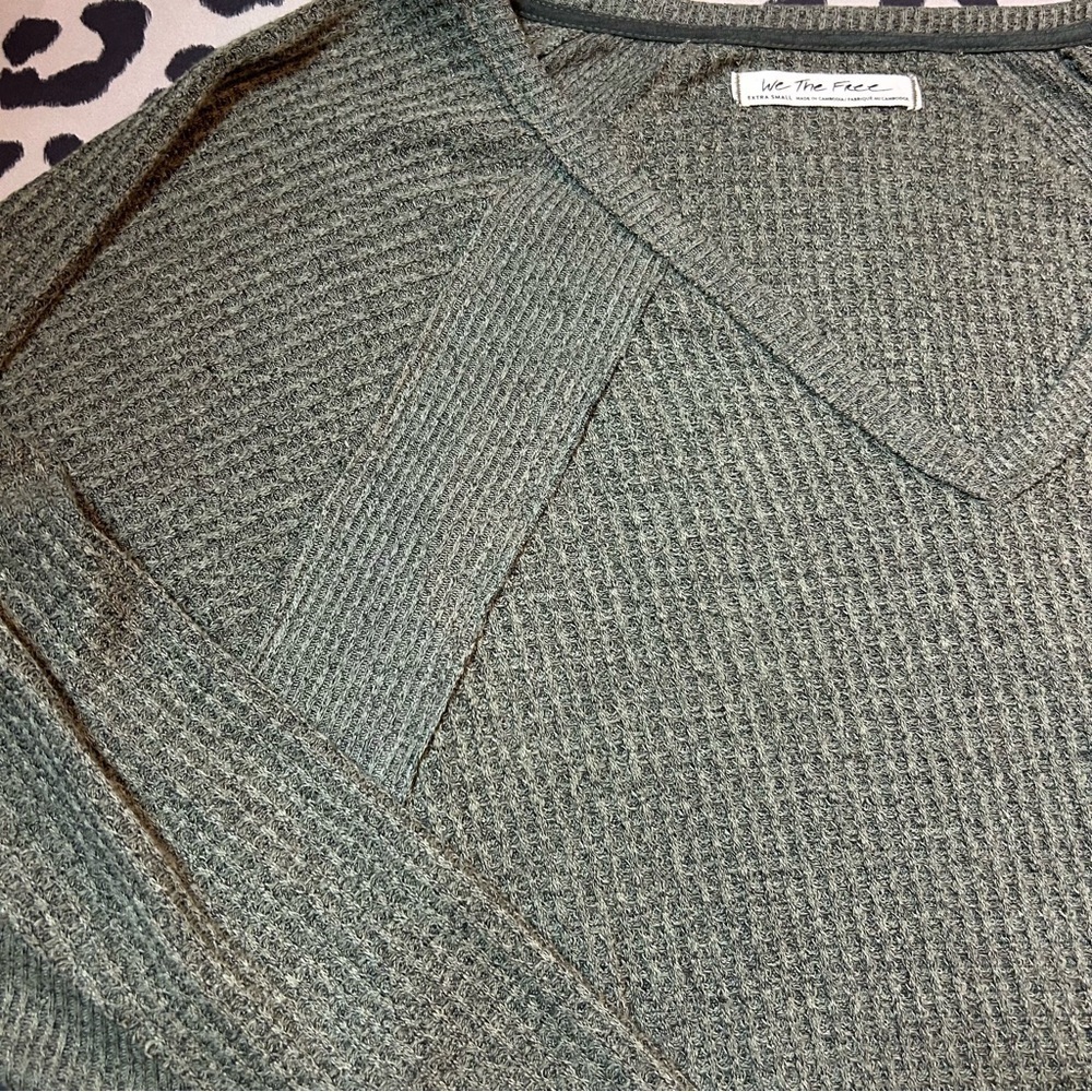 Free People “We The Free” Thermal V-Neck Top Olive Green - XS “Santa Clara Top” - Picture 9 of 11